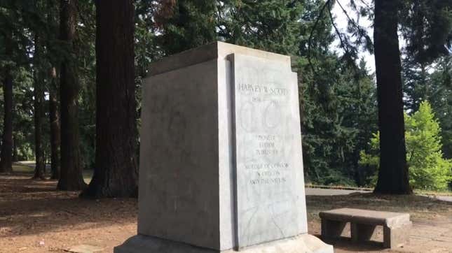 Image for article titled Portland, Ore., Statue of Only Black Person to Travel With Lewis and Clark Toppled Over