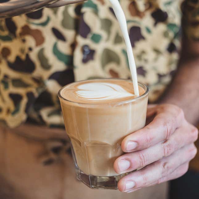 Image for article titled The home coffee-brewer’s dilemma: grind at home or buy pre-ground?