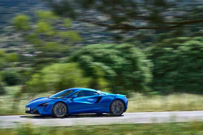 Image for article titled The 2023 McLaren Artura Proves Hybrids Don't Have to Be Scary