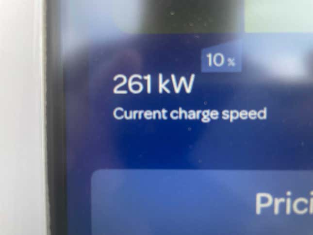 Image for article titled The Middle Of The United States Is An EV Charging Wasteland