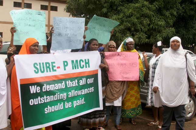 Health workers of Sure-P Maternal and Child Health Programme protest against non-payment of salaries and allowances for 35 months, in Kaduna, northern Nigeria. August 31, 2015.
