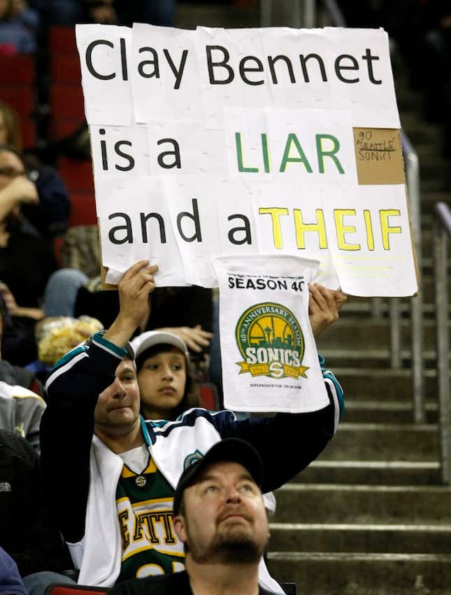 Image for article titled Howard Schultz Gave Out $3.50 Starbucks Gift Cards: An Insider's Notes On The Shabby Death Of The Seattle SuperSonics