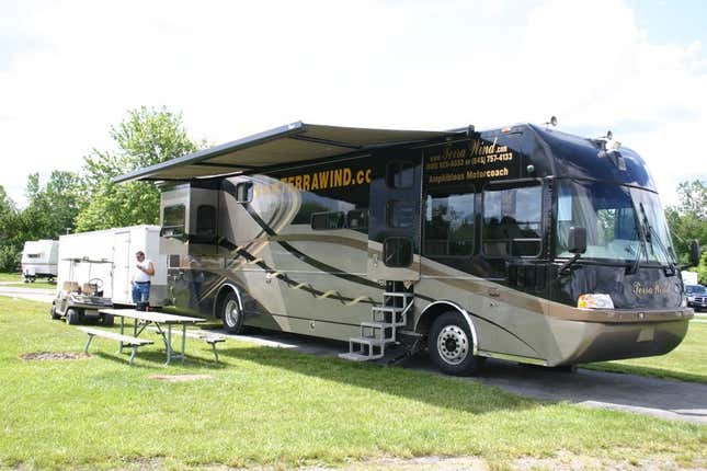 Image for article titled This Mammoth Amphibious RV Is A Yacht You Can Drive On The Road