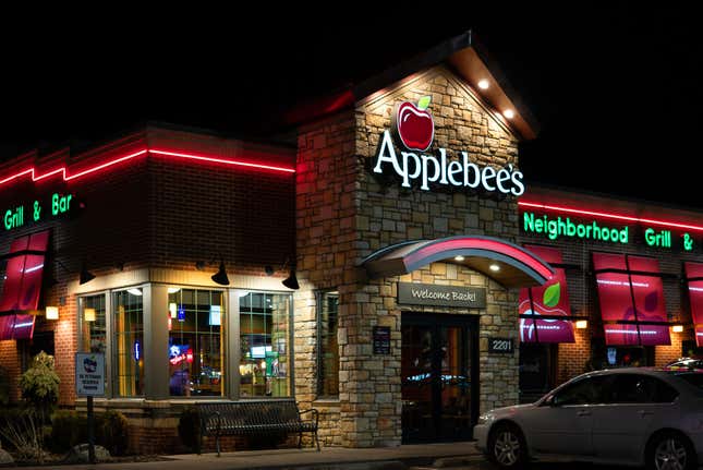 Image for article titled Applebee’s Arrest Investigated After Police Cuff The Wrong Guy