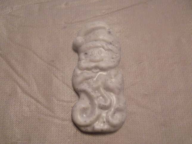 Image for article titled Taste Test: Three Weird Santa Candies That Want To Murder You
