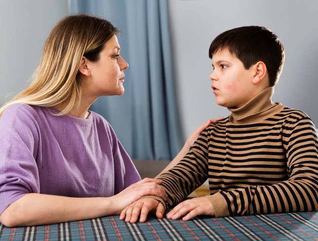 Image for article titled Mom Thinks It’s Time 8-Year-Old Learned Santa Claus Isn’t Real Father