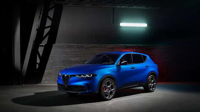Image for article titled The Alfa Romeo Tonale Starts At $44,995, Can Now Be Preordered