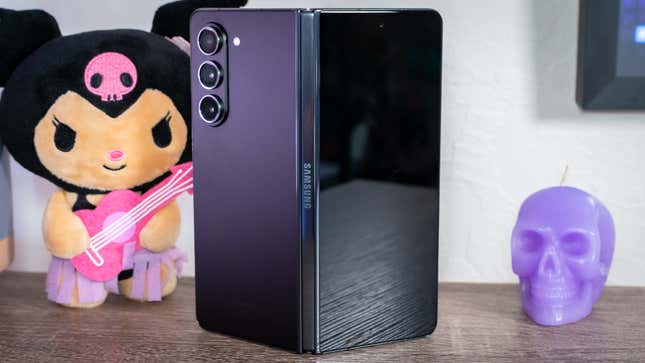 A photo of the Galaxy Z Fold 5's hinge