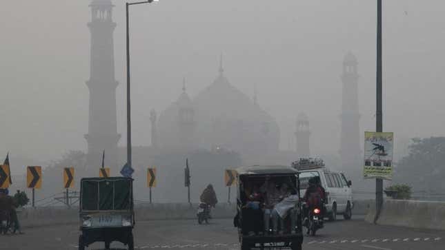A road near the historical Badshahi mosque as dense smog engulfed the neighbourhood of Lahore in November 2016.