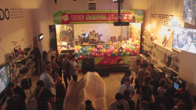 A Fond Farewell to Gizmodo Gallery: Virtual Tours, Pancake Records, and More