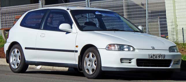 Image for article titled The 2022 Honda Civic Type R Is The Ghost Of Civics Past