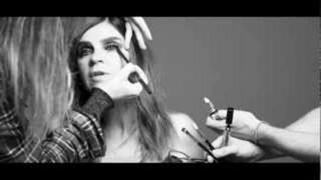 Carine Roitfeld Prefers Makeup That Looks Like You Have Better Things to Do Than Put on Makeup