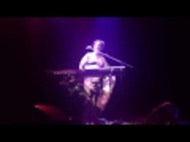 Amanda Palmer Gleefully Takes Down The <i>Daily Mail</i> In NSFW Waltz