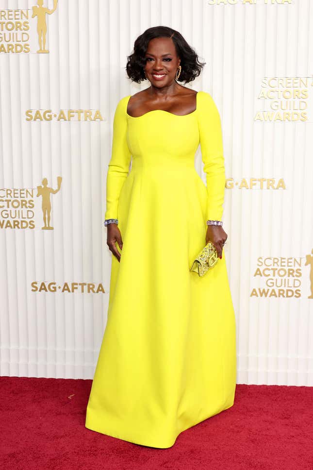 Image for article titled SAG Awards Red Carpet 2023: Celebs Usher in Spring