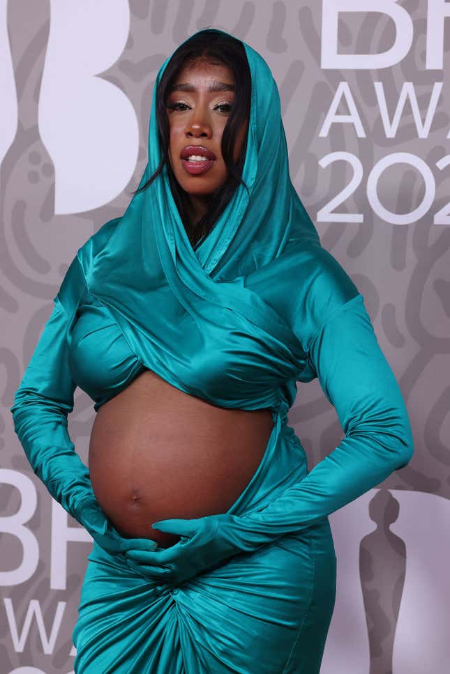 Image for article titled Brit Awards 2023 Red Carpet: Celebs Showed a Lot of Skin and Sam Smith Wore Inflatable Latex