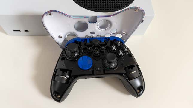 Faceplates are held in place using magnets so they’re easy to remove and swap, which also provides easy access to all of the controller’s swappable buttons and joysticks.