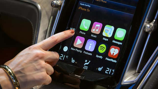 Image for article titled Apple&#39;s Big CarPlay Plans Probably Aren&#39;t Going To Be A Hit With Automakers