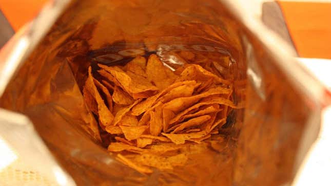 Imagen para el artículo titulado Las bolsas de Doritos vendrán con cinco nachos menos por la inflación