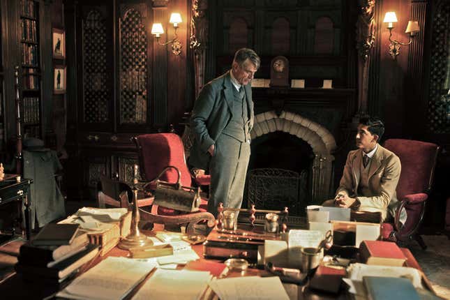 Jeremy Irons as GH Hardy and Dev Patel as Srinivasa Ramanujan in The Man Who Knew Infinity.