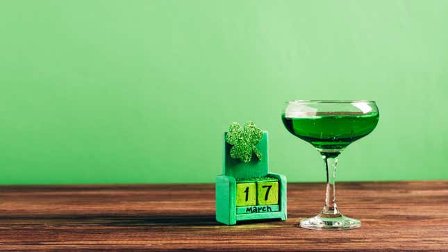 Image for article titled Wash Down Your Green Beer With These St. Patrick&#39;s Day Food Deals and Freebies