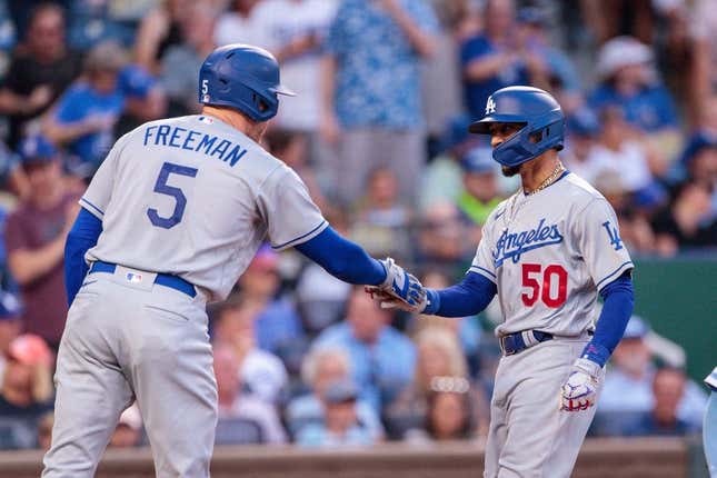 Dodgers 9, Royals 3: Mookie Betts dingers twice & leads offense