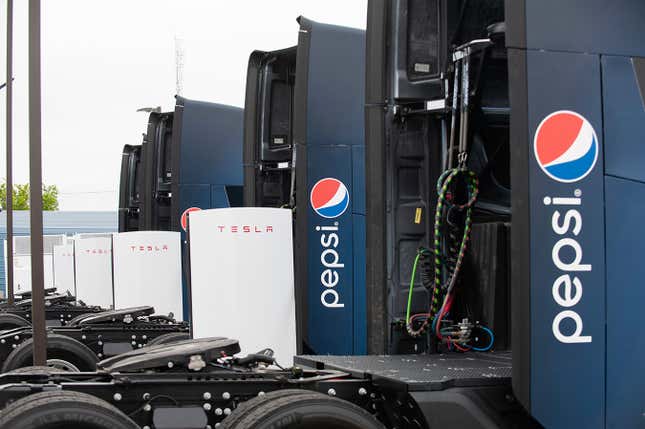 Image for article titled Pepsi Unveils Fleet of Tesla Semis, Most of Which it Got For Free