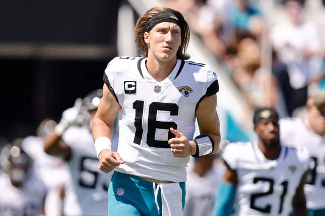 Image for article titled Week 3 Rookie QB rankings: Trevor Lawrence still tossing INTs