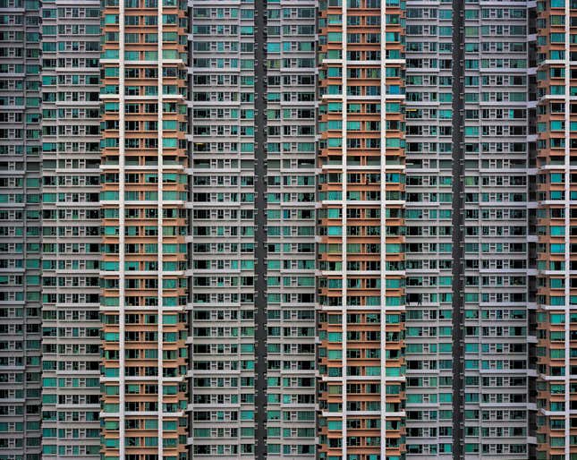 Michael Wolf, Architecture of Density #31, Hong Kong, 2005. Blue Lotus Gallery.