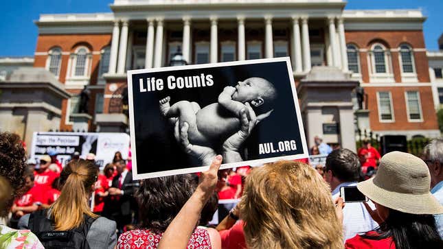 Image for article titled Texas Just Passed Its Terrifying, Extreme Anti-Abortion Bill