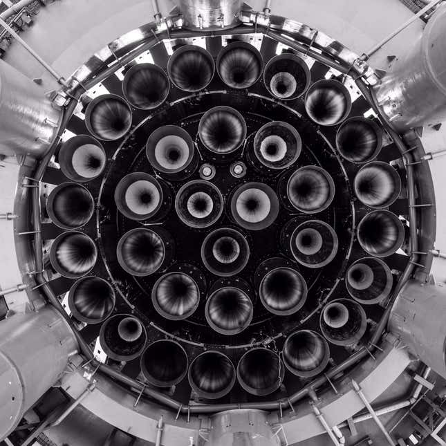 A view of all 33 Raptor engines at the base of the Super Heavy booster.