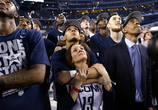 Image for article titled A shoutout to memorable mom moments in sports history