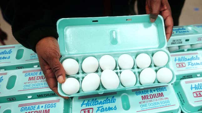 Eggs in a turquiose carton.