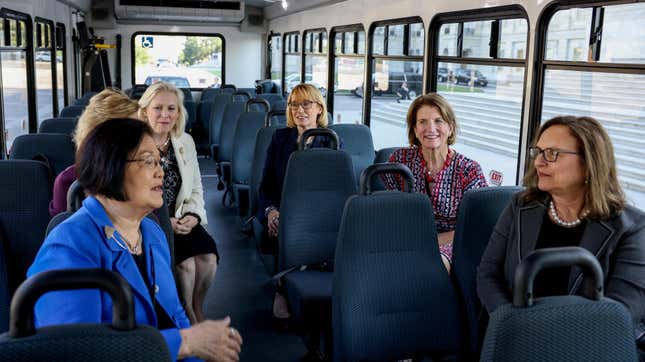 Image for article titled Kamala Harris Hosted a Women Senators Dinner, But Who Was It For?