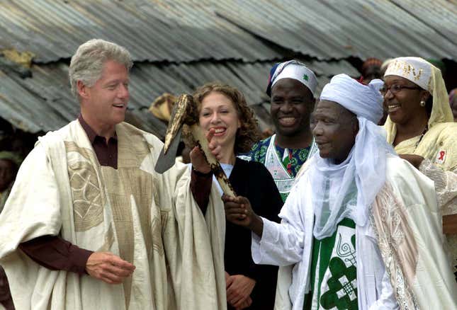US President Bill Clinton with daughter Chelsea in Abuja, Nigeria, August 2000.