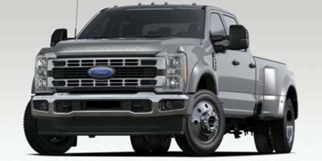 Ford Super Duty F-450 DRW / XLT 4WD Crew Cab 8' Box 2024.
