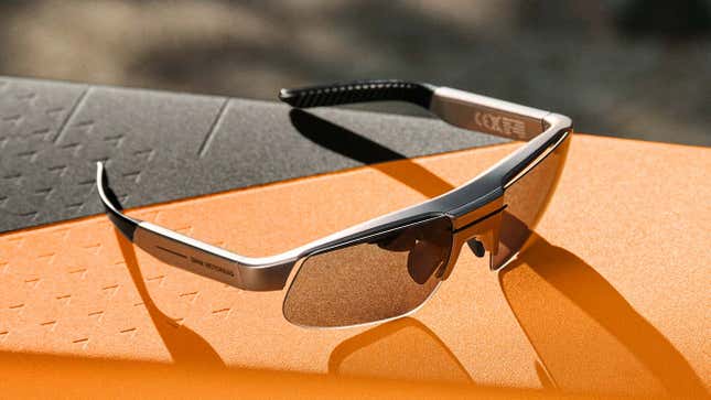 Imagen para el artículo titulado BMW lanza unas gafas de realidad aumentada que pone a los motoristas el panel de la moto frente a sus ojos