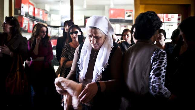 A meet up to collect dresses for the installation. (photo: Jetmir Idrizi)