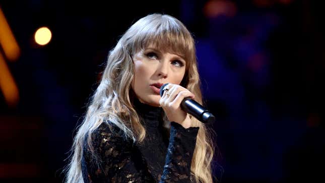 Image for article titled Chile&#39;s President-Elect Backs Taylor Swift in Her Latest Internet Beef