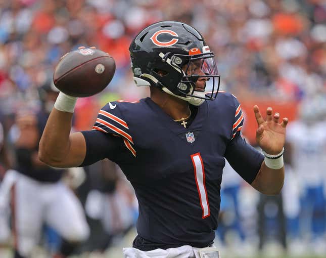 Image for article titled NFL Week 4 Rookie QB Rankings: Justin Fields jumps Trevor Lawrence