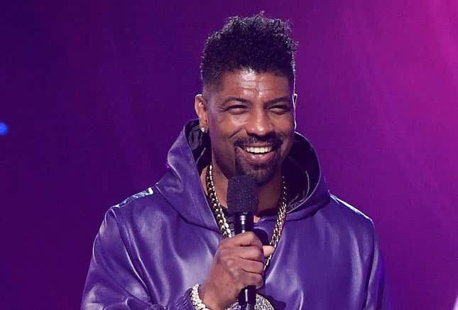 Image for article titled Deon Cole Is Ready to Have Fun Again as Host of the 2022 Soul Train Awards