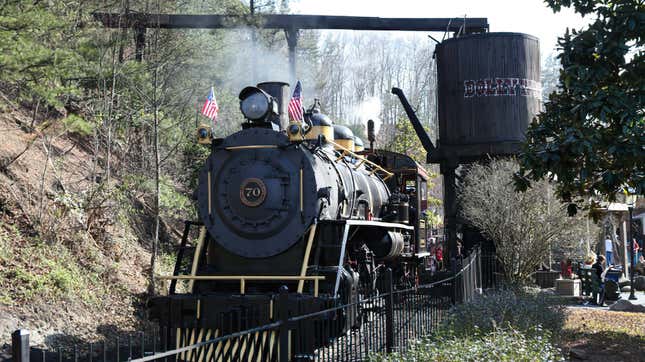 Image for article titled The Dollywood Express Carries More Train Riders Than 10 Different U.S. Cities