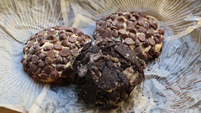 Three Gideon's cookies