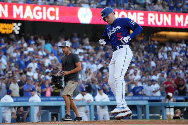 MLB roundup: Dodgers rally, stun Jays in 10 innings