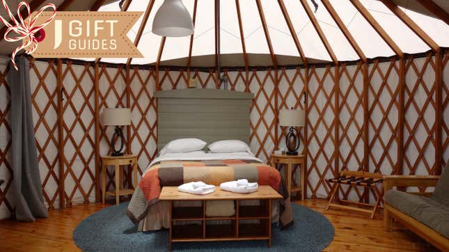 Image for article titled Gifts for Your Friend Who&#39;s Allergic to the Outdoors but Loves Glamping