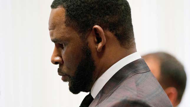  R. Kelly appears at a hearing before Judge Lawrence Flood at Leighton Criminal Court Building, on June 26, 2019.