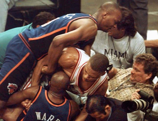 Image for article titled Blood, sweat, and bodyslams: 10 moments that defined the Heat-Knicks playoff rivalry