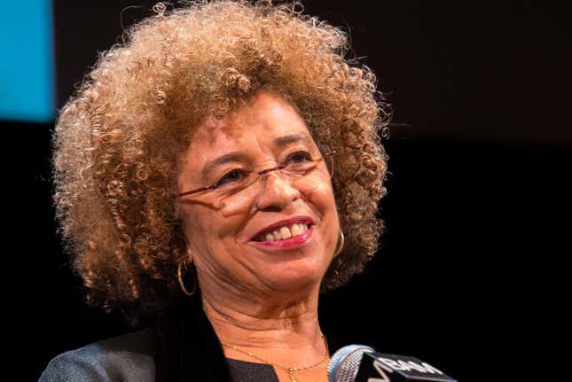 Image for article titled Angela Davis&#39; Reaction To A Big Reveal Was the Most Priceless Thing We&#39;ve Seen All Week