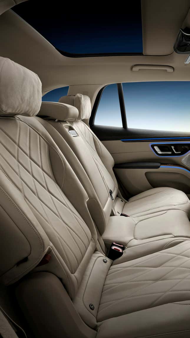 Image for article titled The 2023 Mercedes EQS SUV Will Have An Unsurprisingly Complicated Interior