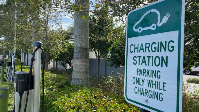 A photo of a sign at an EV charging point in the US. 