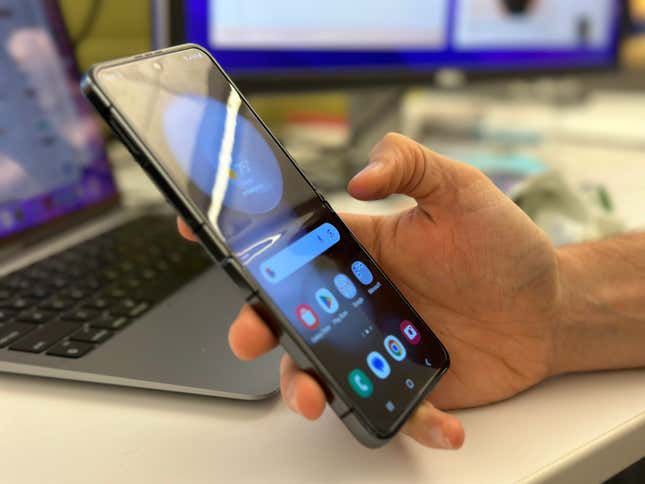 Image for article titled Galaxy Z Flip 5: First Thoughts on Samsung&#39;s New Clamshell Foldable